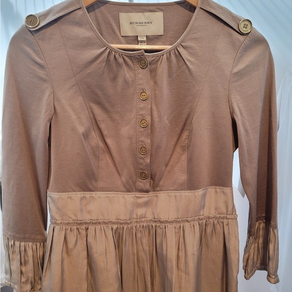Burberry Dress. Burberry silk dress - Picture 2 of 6